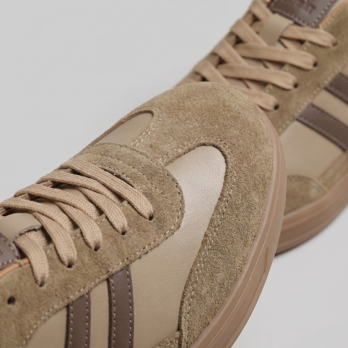 Avelin Lyon | Baskets homme à bandes latérales